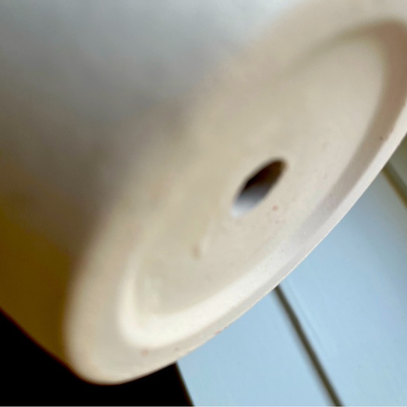 Ceramic planter - Picture 3 of 3